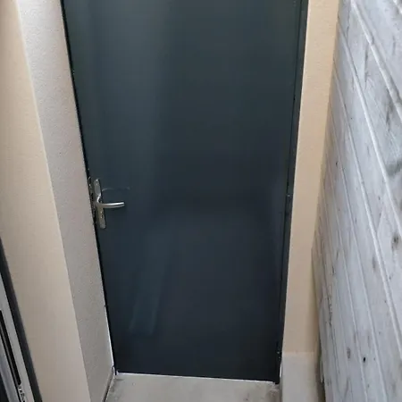 Appartement Near Train Station, Center